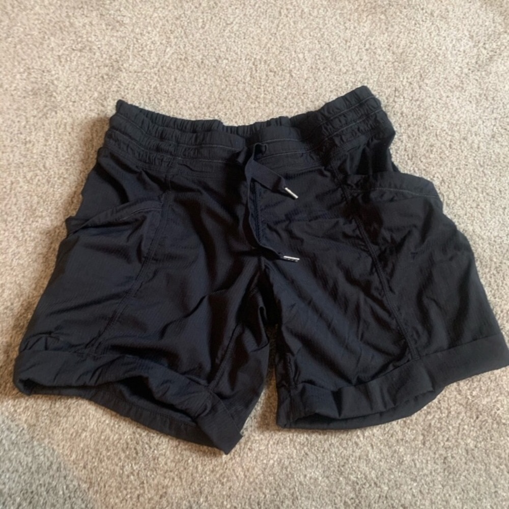 Lululemon dance studio short